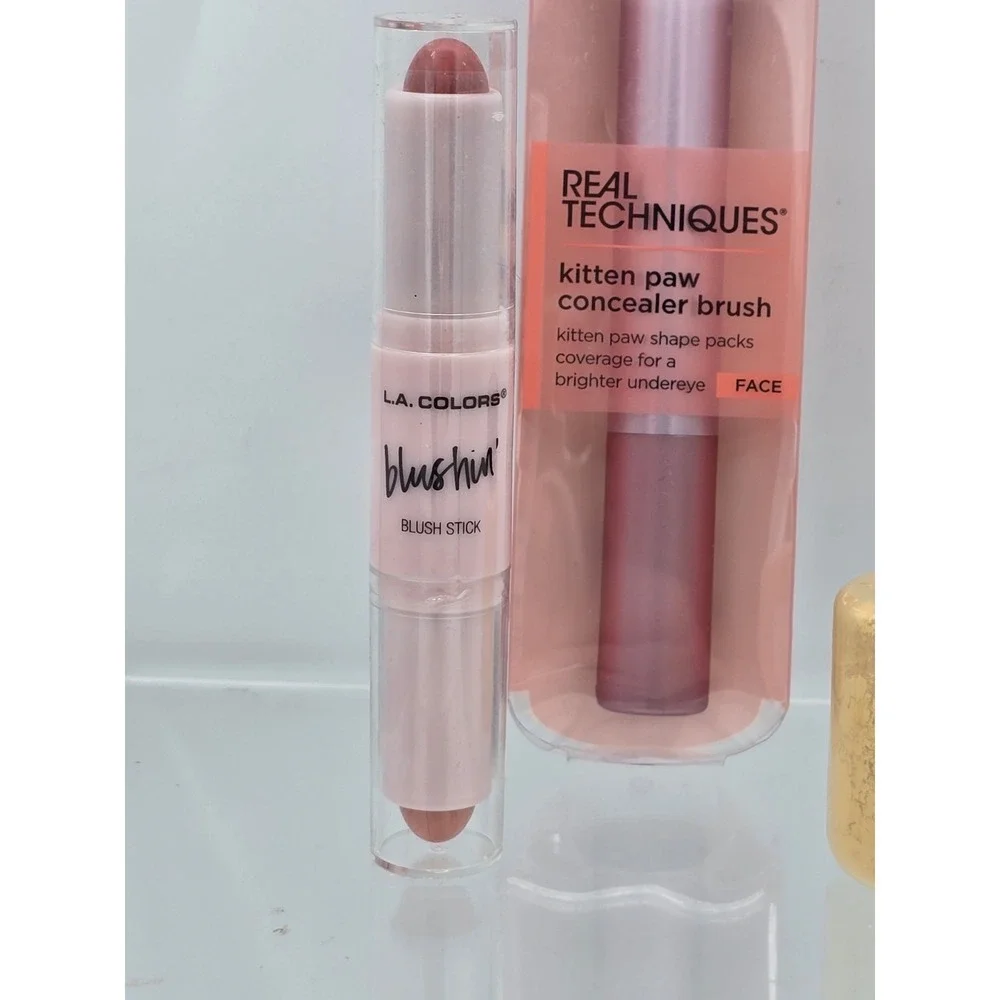 Face Makeup Kit: Makeup Setting Powder, Blush Stick,‎ Kitten Paw Concealer Brush